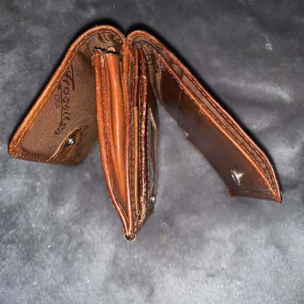 Fossil Genuine Leather Multi Compartment Trifold Wallet - Picture 5 of 5